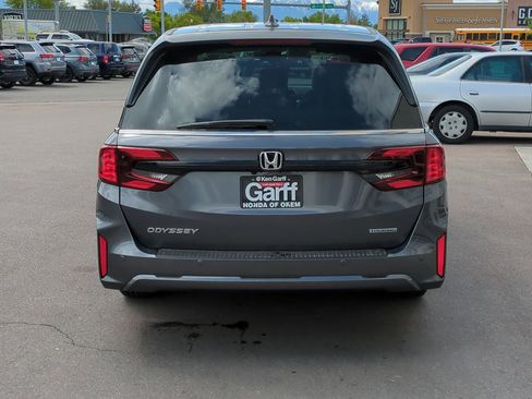 New 2026 Honda Odyssey Touring image 5