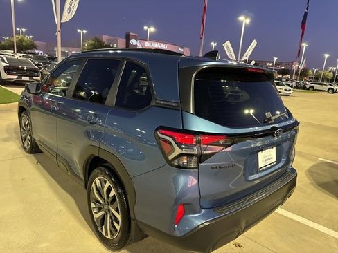 Used 2025 Subaru Forester Touring image 4