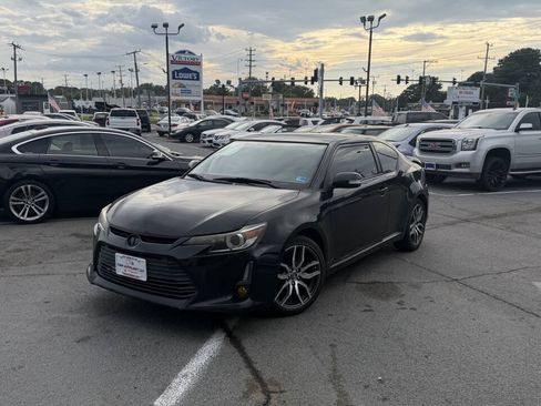 Used 2015 Scion tC FWD image 17