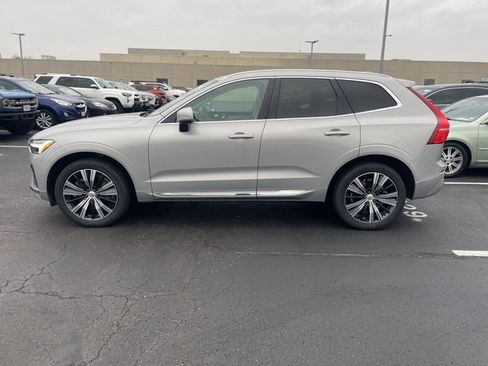 Used 2022 Volvo XC60 B6 Inscription w/ Advanced Package image 3