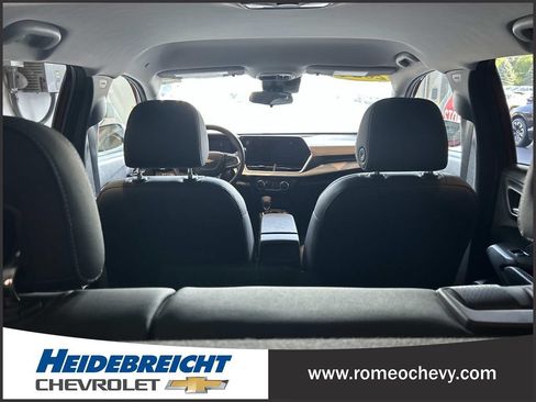 Used 2024 Chevrolet Trax LT w/ Driver Confidence Package FWD image 30