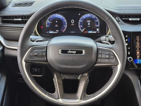 Certified 2026 Jeep Grand Cherokee Limited AWD/4WD image 27