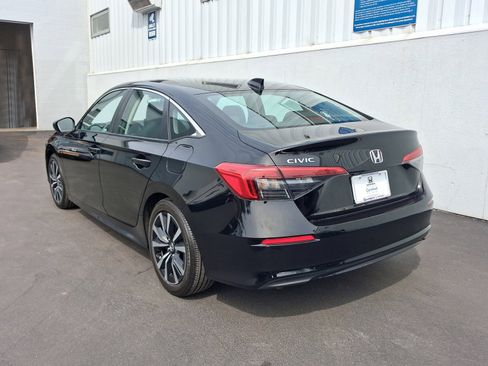 Used 2023 Honda Civic EX image 3