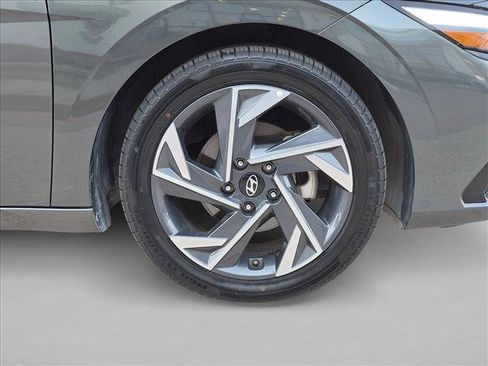 Used 2024 Hyundai Elantra Limited FWD image 23