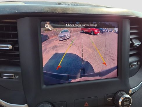 Used 2019 RAM 1500 Big Horn AWD/4WD image 12