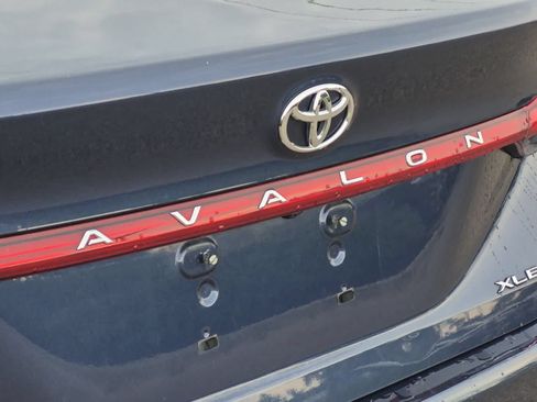 Used 2019 Toyota Avalon XLE w/ All Weather Liner Package FWD image 13