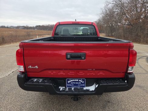 Used 2017 Toyota Tacoma SR image 5