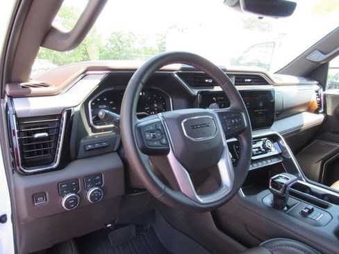 Used 2023 GMC Sierra 1500 Denali w/ Denali Reserve Package AWD/4WD image 15