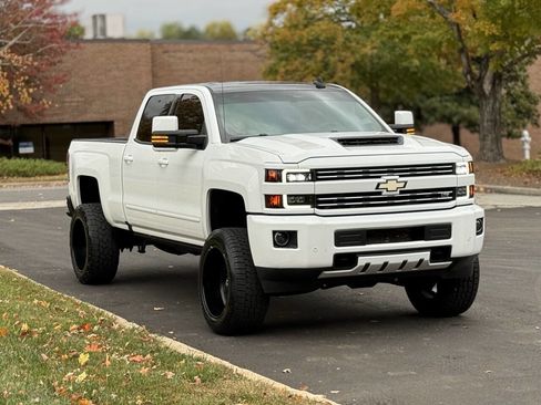 Used 2019 Chevrolet Silverado 2500 LTZ w/ Duramax Plus Package image 3