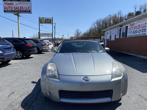Used 2005 Nissan 350Z Touring image 4