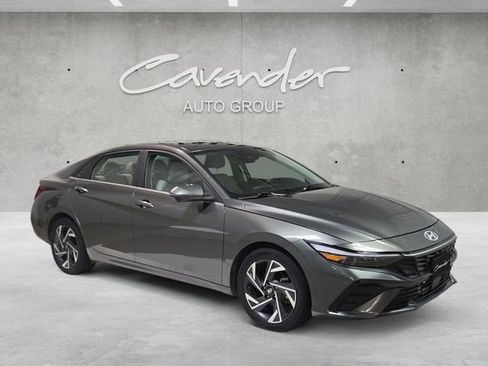 Used 2024 Hyundai Elantra Limited FWD image 2