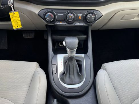 Used 2023 Kia Forte LXS image 25