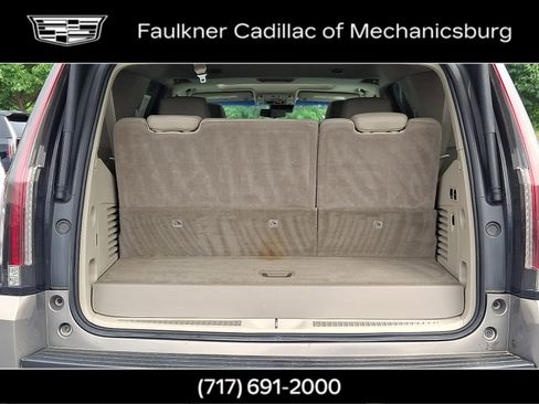 Used 2018 Cadillac Escalade Luxury AWD/4WD image 36