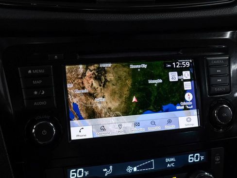 Used 2018 Nissan Rogue SL AWD/4WD image 27