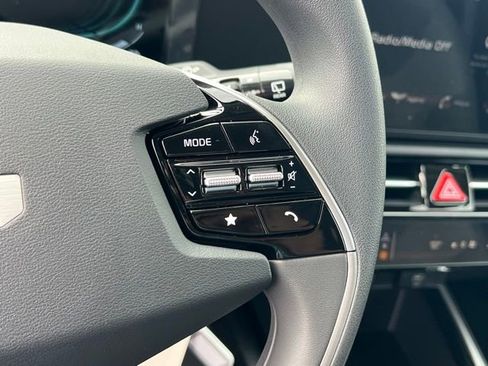 New 2026 Kia Niro LX FWD image 23