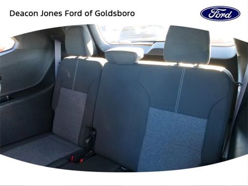 Used 2025 GMC Acadia Elevation image 15