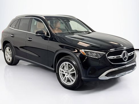 Certified 2023 Mercedes-Benz GLC 300 4MATIC image 3