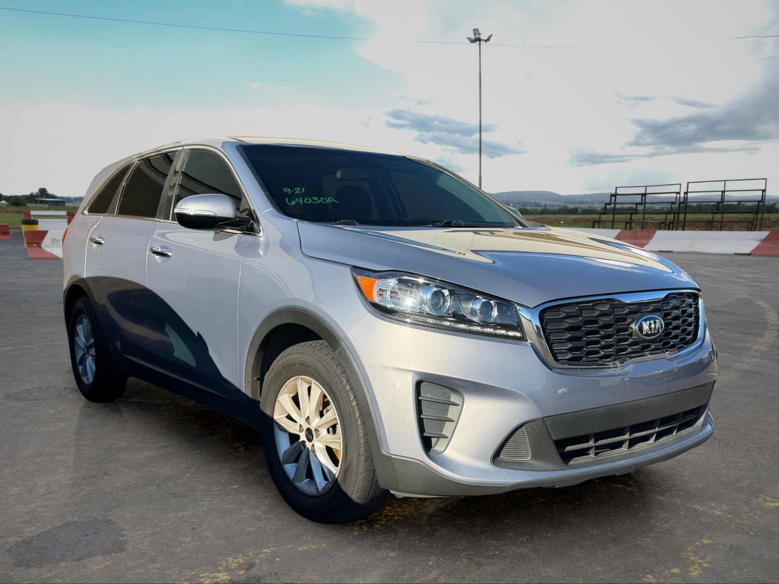 Used 2019 Kia Sorento L FWD image 2