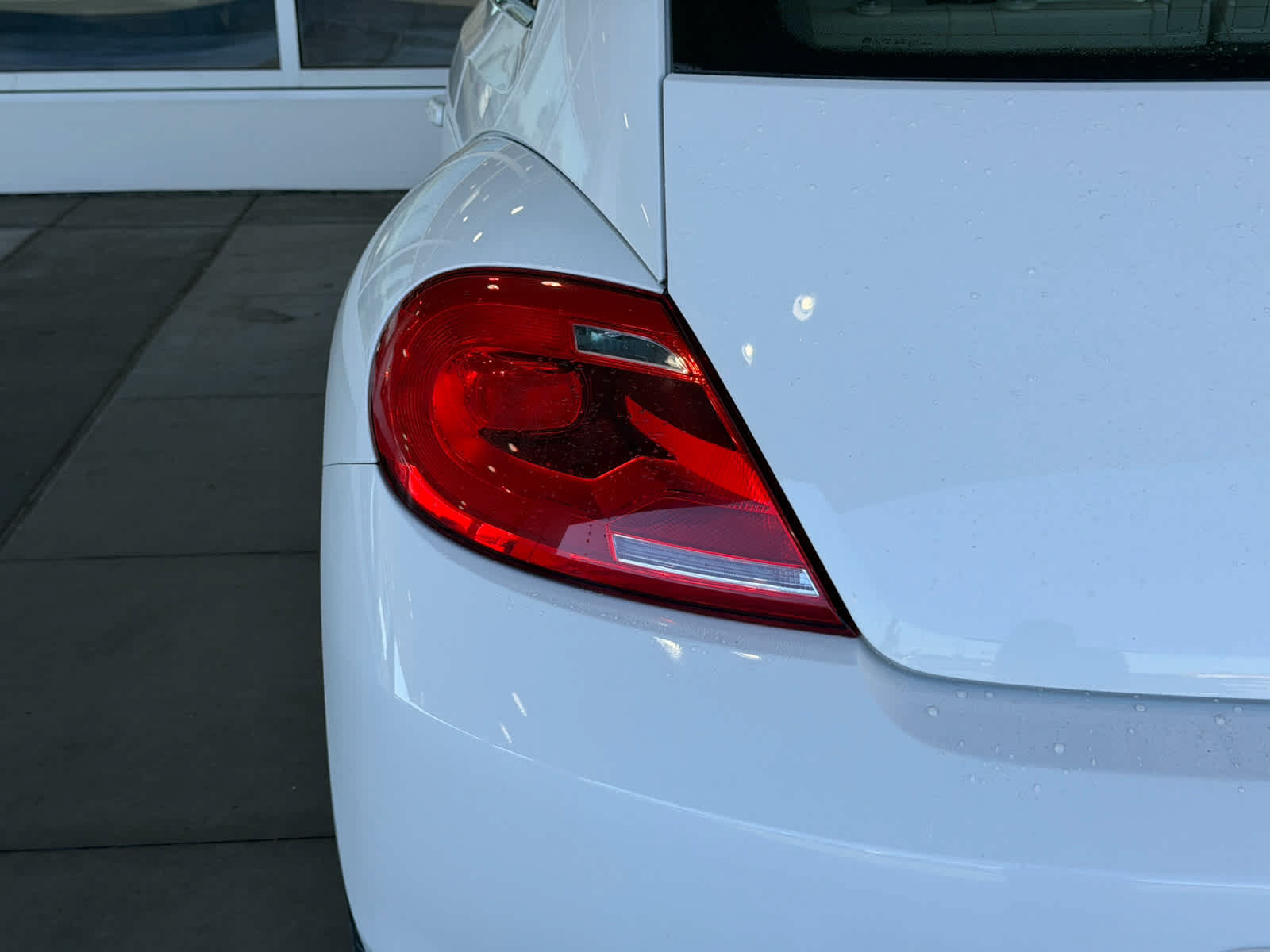 Used 2013 Volkswagen Beetle TDI FWD image 9