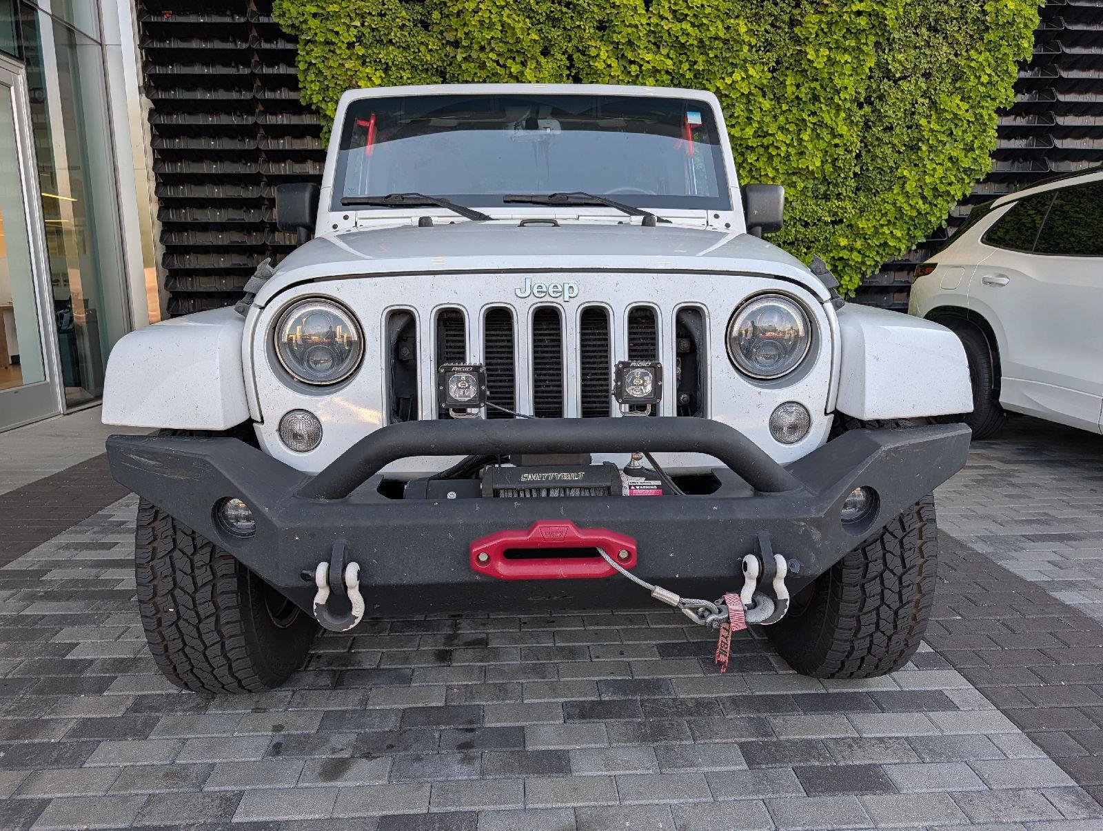 Used 2017 Jeep Wrangler Unlimited Sahara AWD/4WD image 16