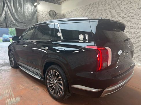 Used 2023 Hyundai Palisade Calligraphy FWD image 5