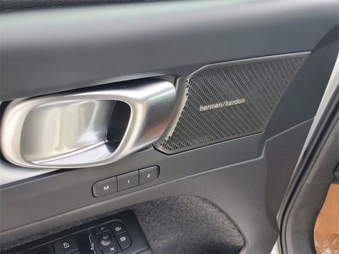 New 2026 Volvo XC40 B5 Ultra w/ Protection Package Premier image 11