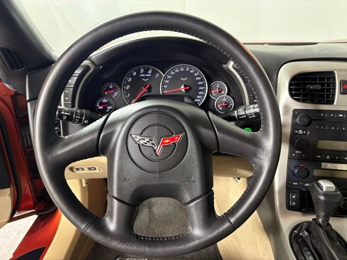 Used 2005 Chevrolet Corvette Coupe w/ Preferred Equipment Group RWD image 20