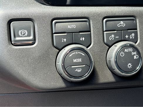 New 2025 Chevrolet Silverado 1500 LT image 13