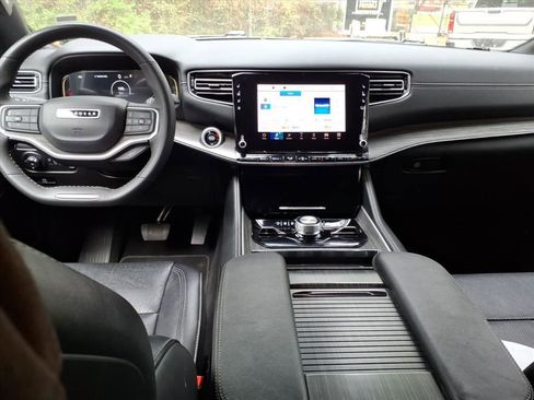 Used 2024 Jeep Wagoneer Series III image 27