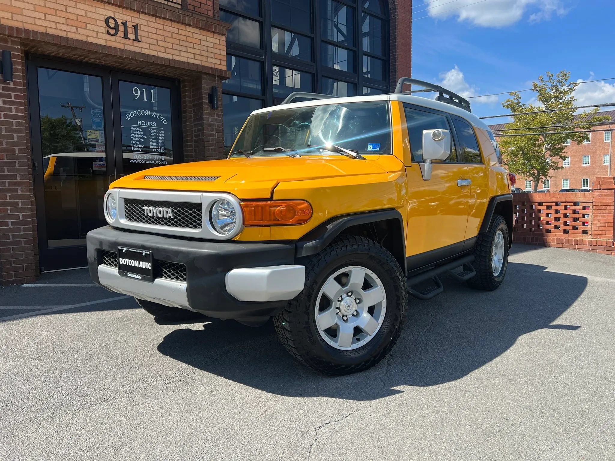 Used 2007 Toyota FJ Cruiser 4WD image 2