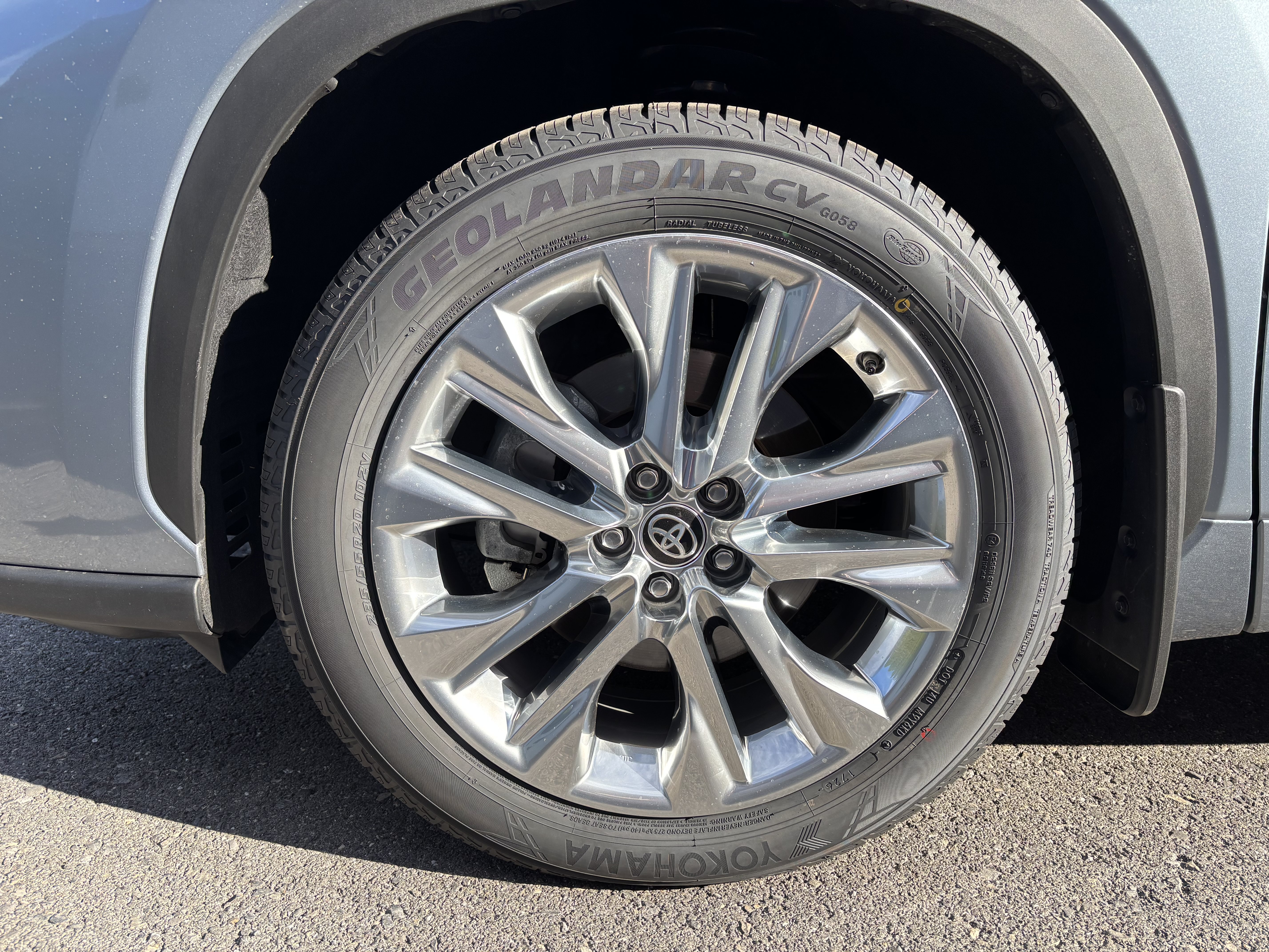 Used 2024 Toyota Highlander Limited AWD/4WD image 11