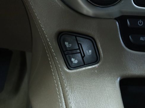 Used 2017 GMC Yukon SLT image 11