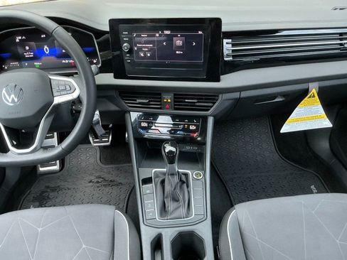 Used 2025 Volkswagen Jetta Sport image 19