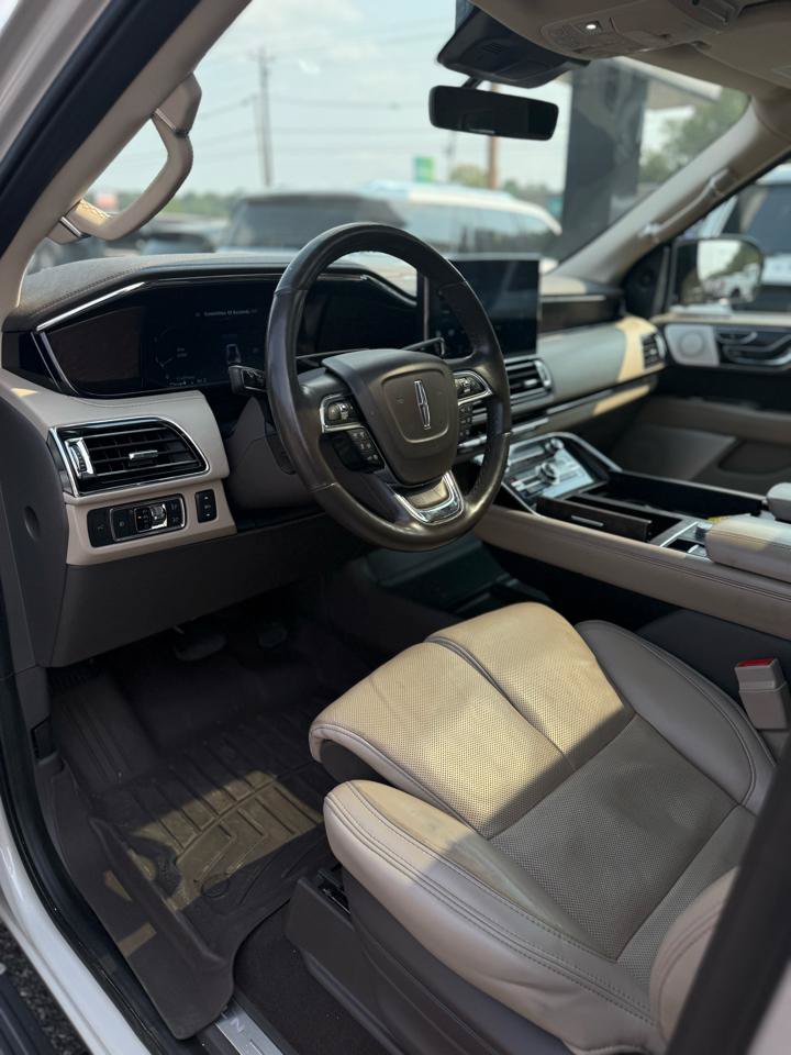 Used 2022 Lincoln Navigator Reserve AWD/4WD image 6