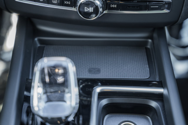 New 2027 Volvo XC60 T8 Plus AWD/4WD image 24