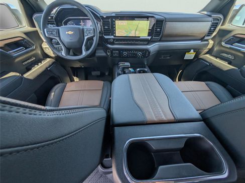 New 2026 Chevrolet Silverado 1500 High Country AWD/4WD image 14