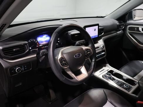 Used 2023 Ford Explorer XLT w/ Equipment Group 202A image 17