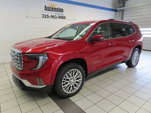 Used 2024 GMC Acadia Denali image 2