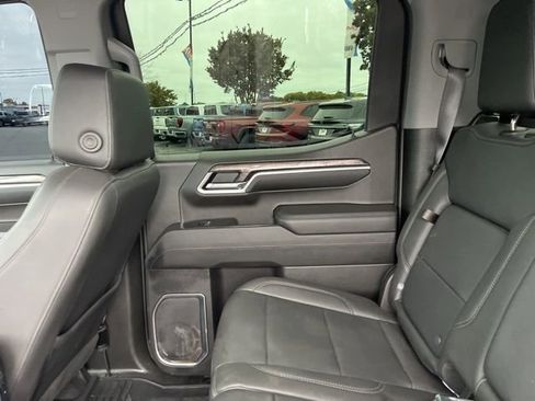 Used 2022 Chevrolet Silverado 1500 LTZ AWD/4WD image 13