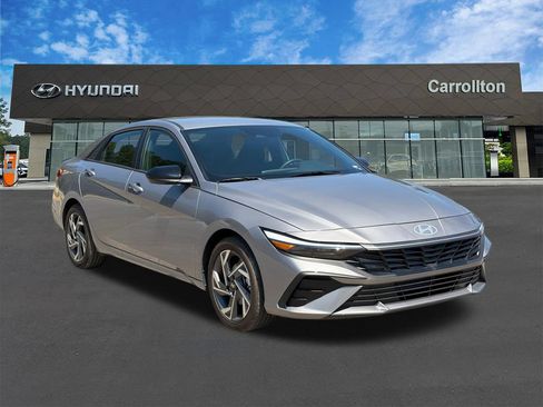 Certified 2025 Hyundai Elantra Sport FWD image 3
