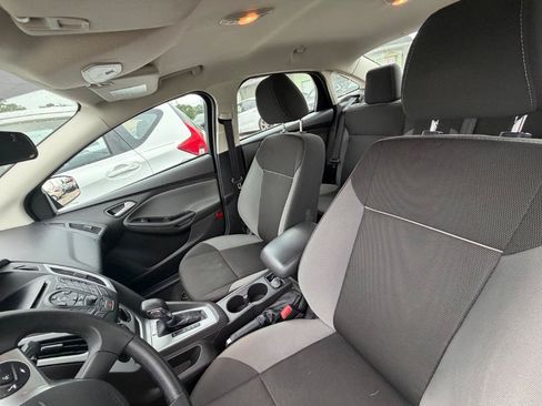 Used 2014 Ford Focus SE FWD image 19
