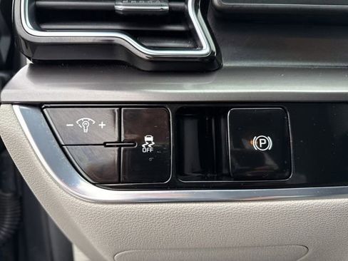 Used 2023 Kia Sportage EX image 23