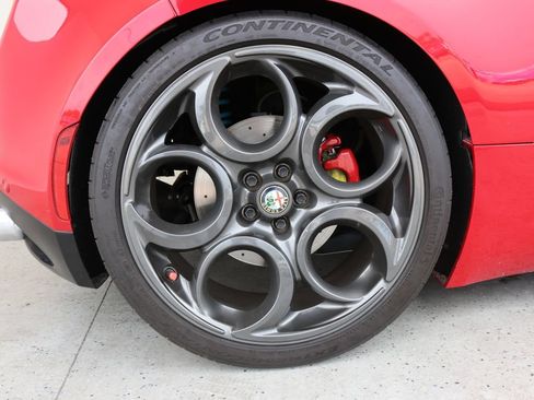 Used 2015 Alfa Romeo 4C Launch Edition w/ Convenience Group RWD image 24