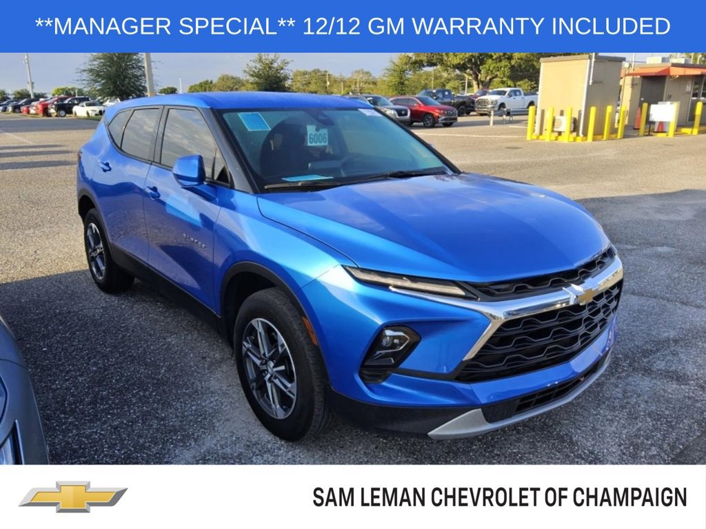 Used 2025 Chevrolet Blazer LT FWD image 1
