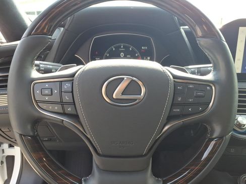 Certified 2023 Lexus LS 500 AWD w/ Interior Upgrade Package image 19