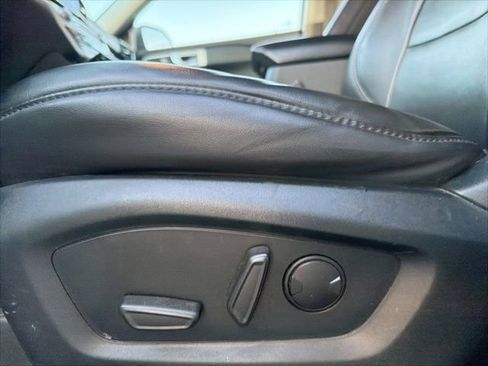 Used 2021 Ford Explorer XLT w/ Equipment Group 202A image 18