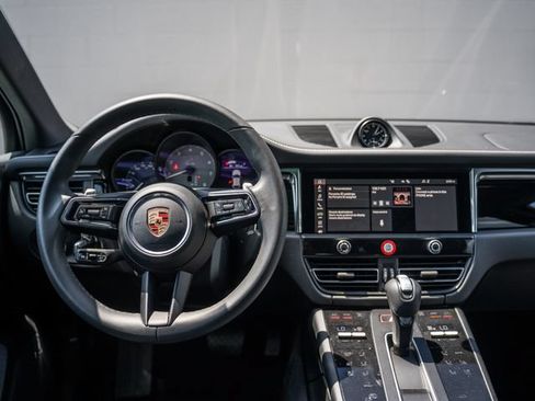 Certified 2026 Porsche Macan S AWD/4WD image 22