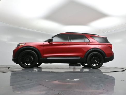 Used 2024 Ford Explorer XLT image 52