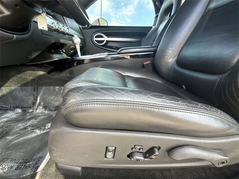 Used 2004 Chevrolet SSR w/ Preferred Equipment Group image 12