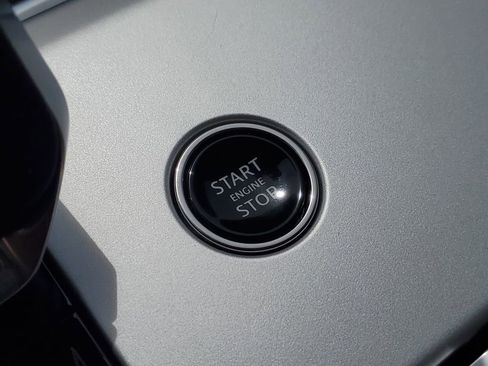 New 2026 Land Rover Range Rover SE image 17